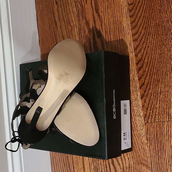 Heels - Picture 2 of 2